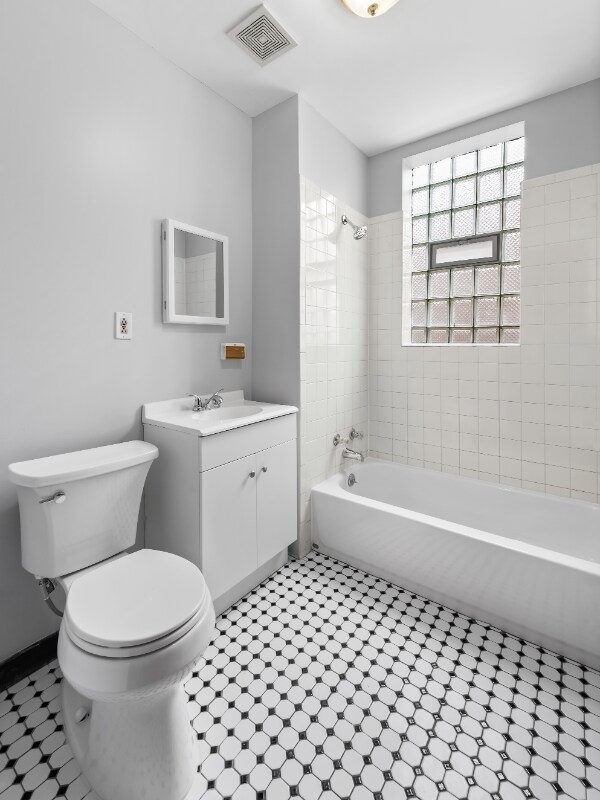 Foto del edificio - 879 N Richmond St