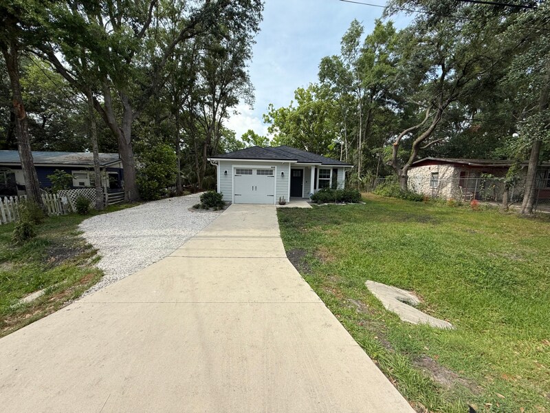 Primary Photo - 4649 Suray Ave