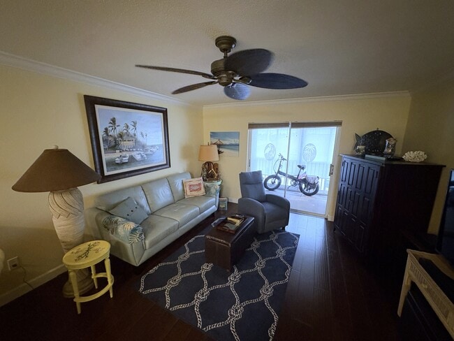 Building Photo - 200 The Esplanade N