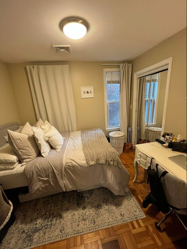 Foto del edificio - 116 Old Harbor St