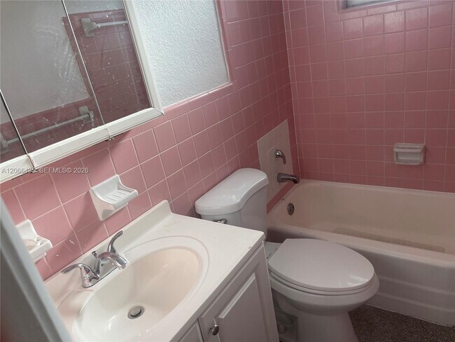 Foto del edificio - 1400 N 16th Ave