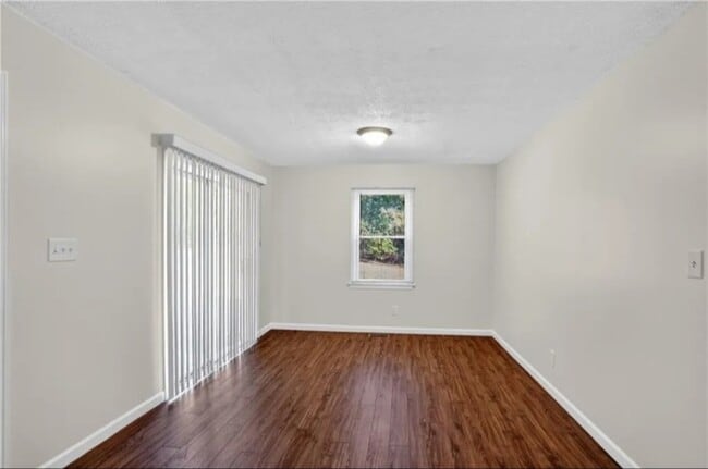 Building Photo - 170 Shiloh Run NW