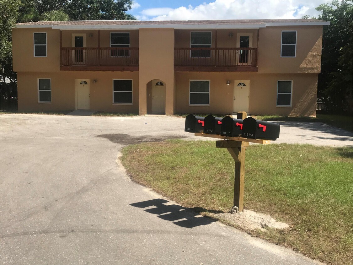 Primary Photo - 1161 Poinciana Ct