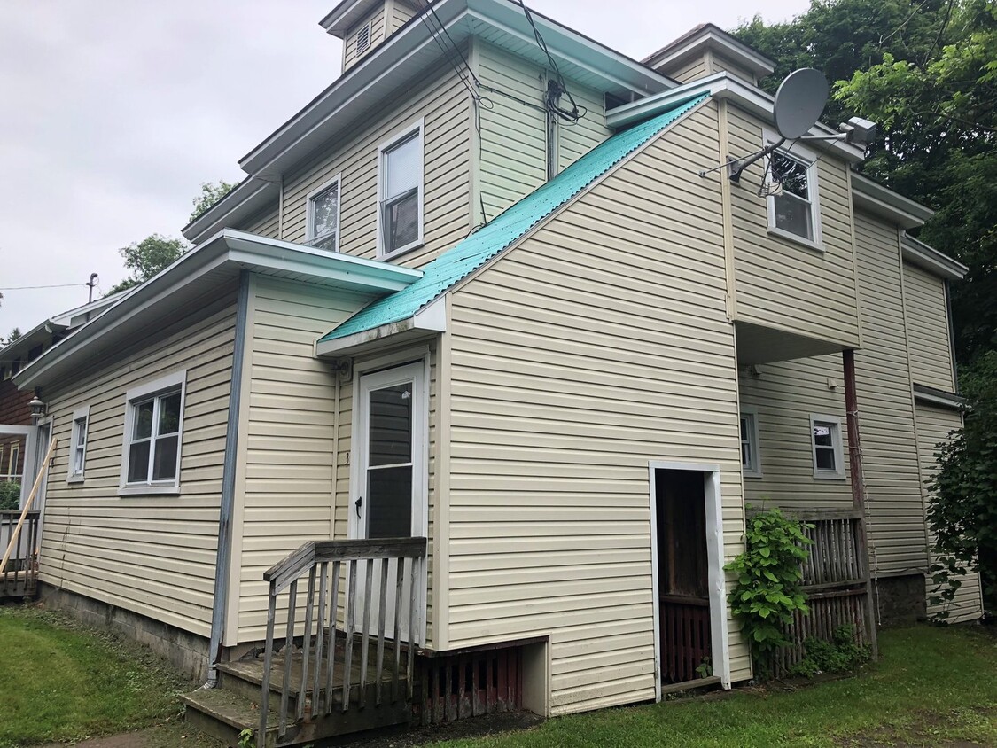 Primary Photo - Student Housing 13-15 James St. #1 and #2