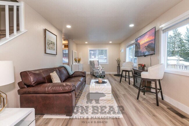 Building Photo - Bright Home in Incline! - Reduced Price!! - 1 Dog upon Approval