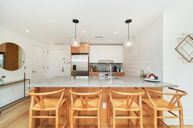 Foto del edificio - 2 bedroom in BROOKLYN NY 11230