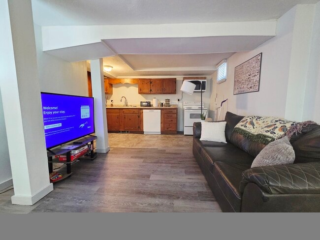 Building Photo - 85 Sherman St