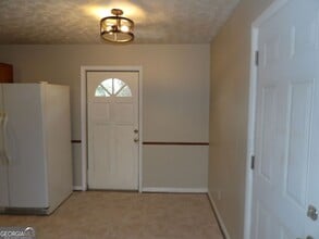 Building Photo - 5261 Heather Ln