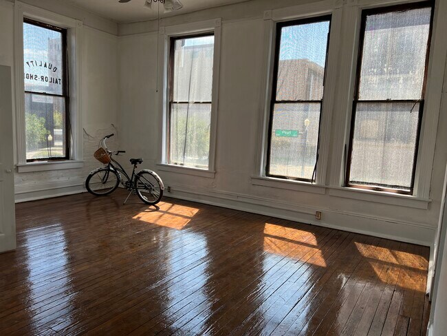Living Room - 475 Pearl St