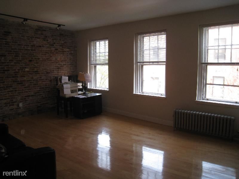 Building Photo - 66 Phillips St