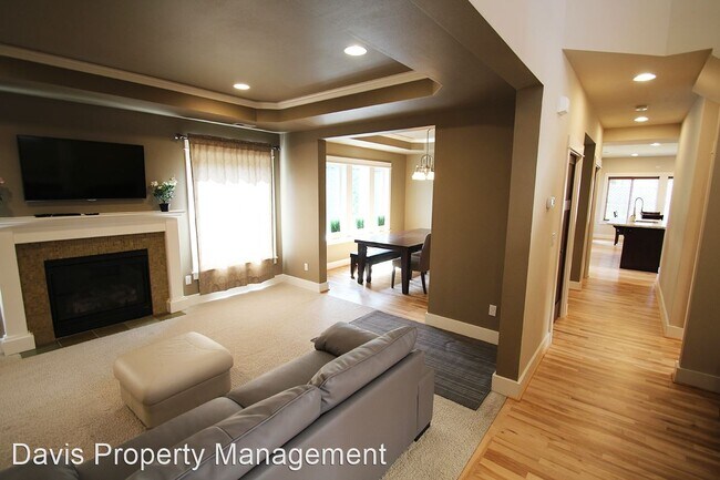 Foto del edificio - 4 br, 2.5 bath House - 9102 Sand Point Way NE