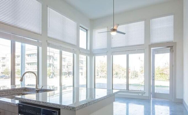 Foto del edificio - 2 bedroom in Dallas TX 75208