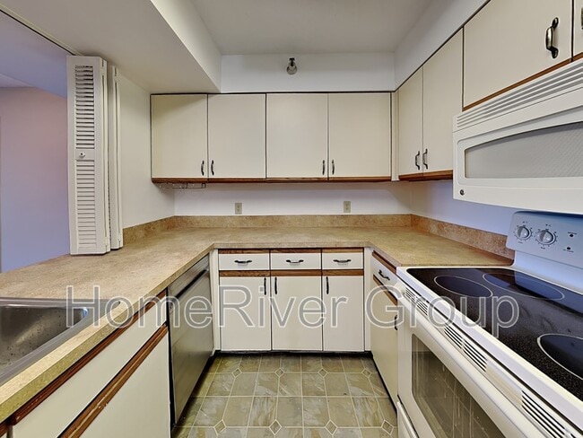 Building Photo - 2333 Feather Sound Dr
