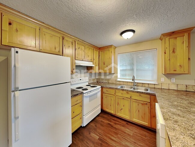 Foto del edificio - 2277 Evergreen Ave NE