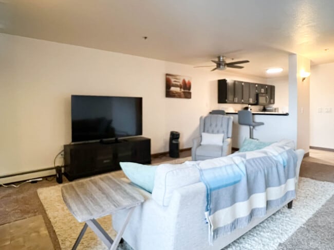 Foto del edificio - 1170 Denali St