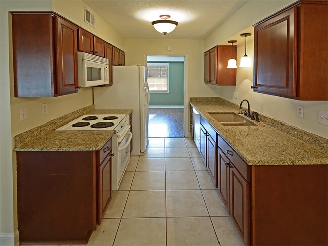 Photo - 3 bed, 1.5 bath in Bartlett House