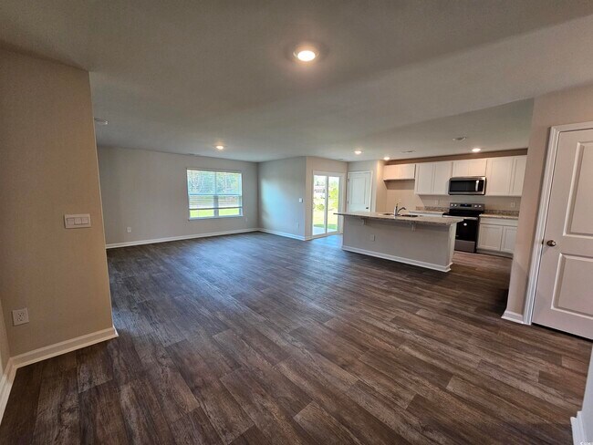 Foto del edificio - 374 Jeff Waters Cir