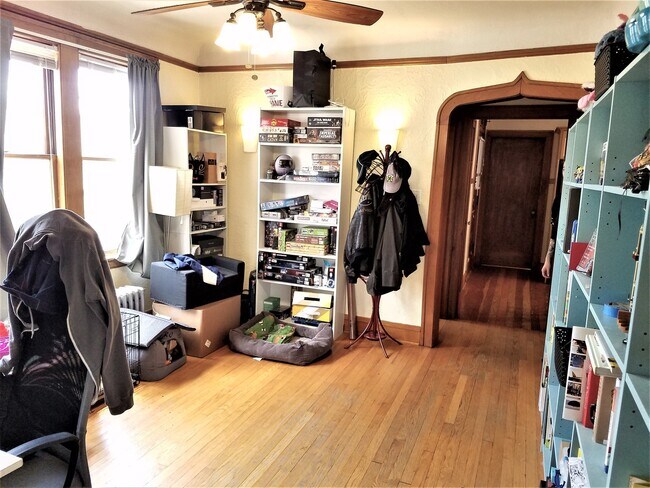 Foto del edificio - 5057 W Newport Ave