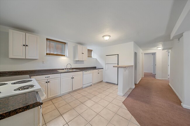 Building Photo - 1567 Meade St