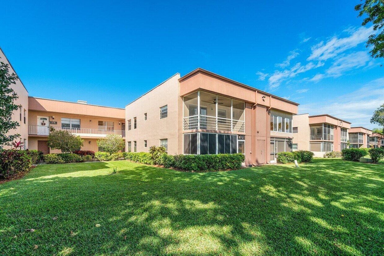 77 Normandy B, Delray Beach, FL 33484 Condo for Rent in Delray Beach