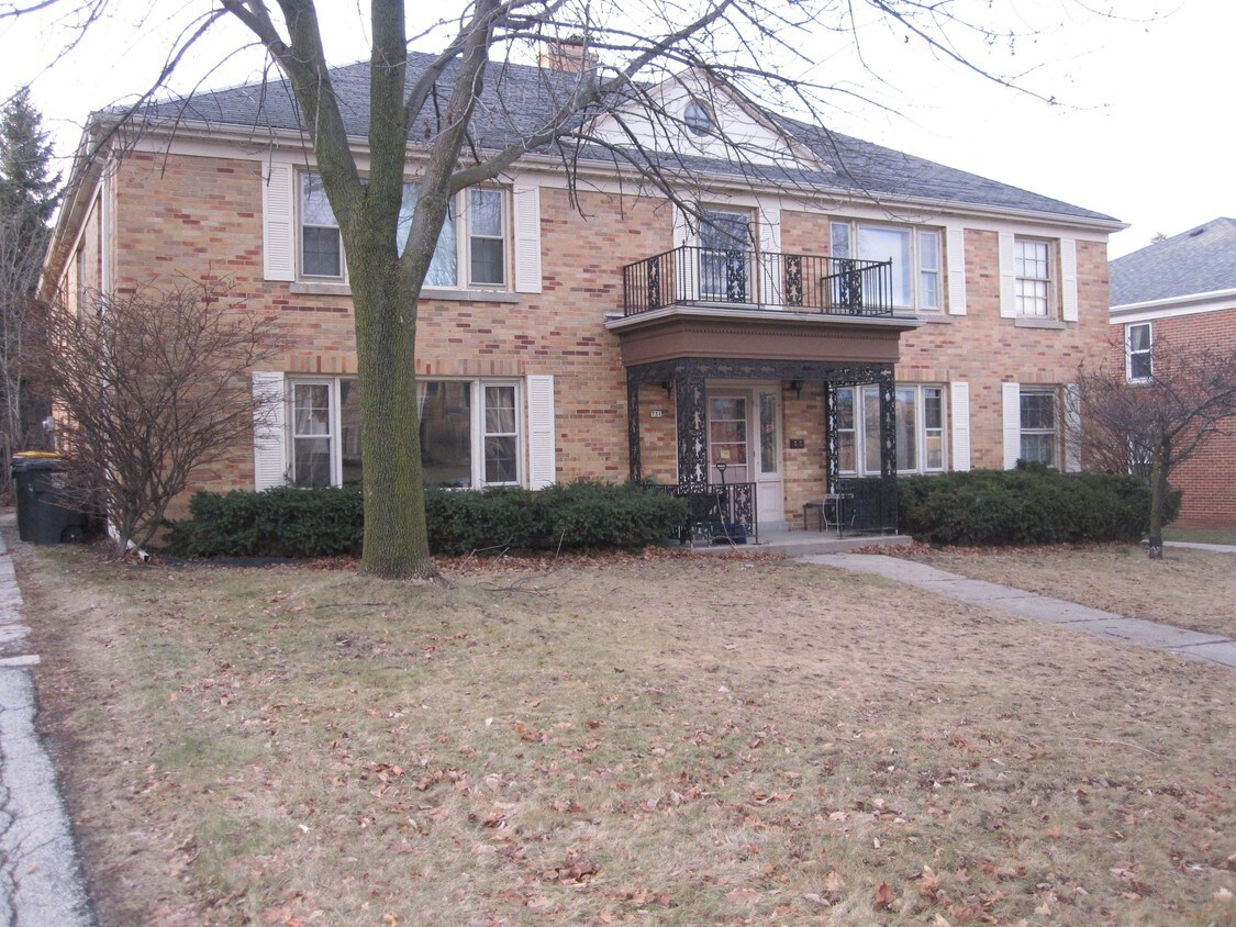 Building Photo - 731 Glenview Ave