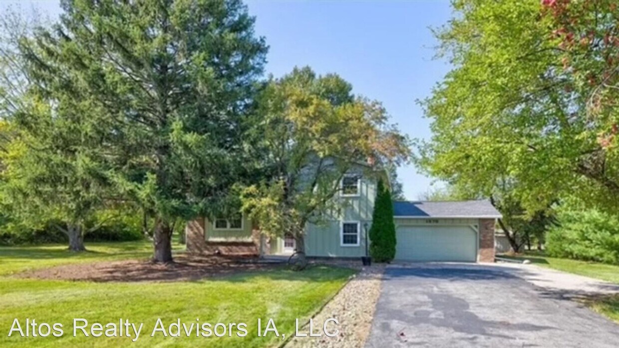 4 br, 3 bath House 1375 S Sky Ridge Drive House Rental in West Des