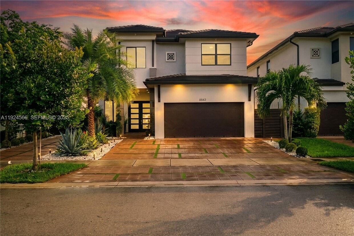 Primary Photo - 8842 NW 161st Terrace