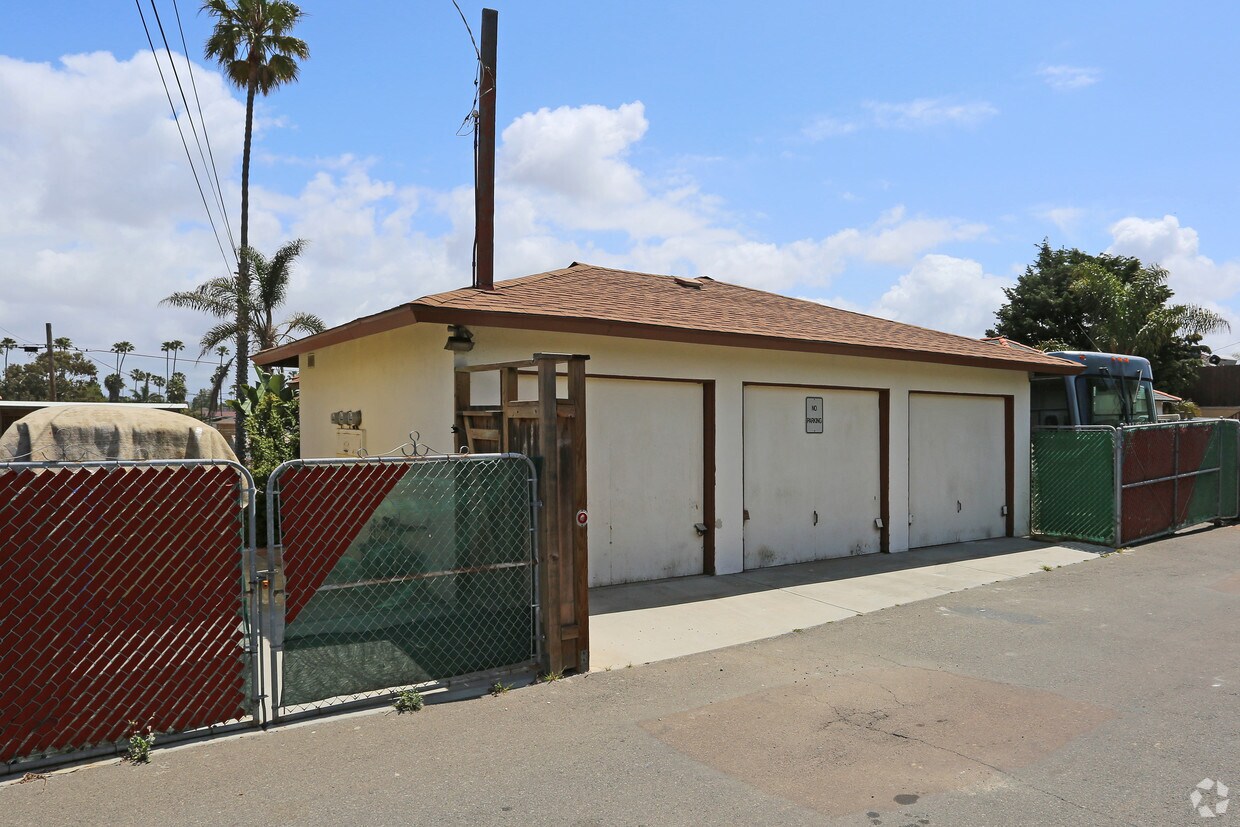 Building Photo - 1929 S Myers St