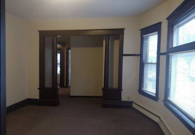 Foto del edificio - 619 N Mendota St