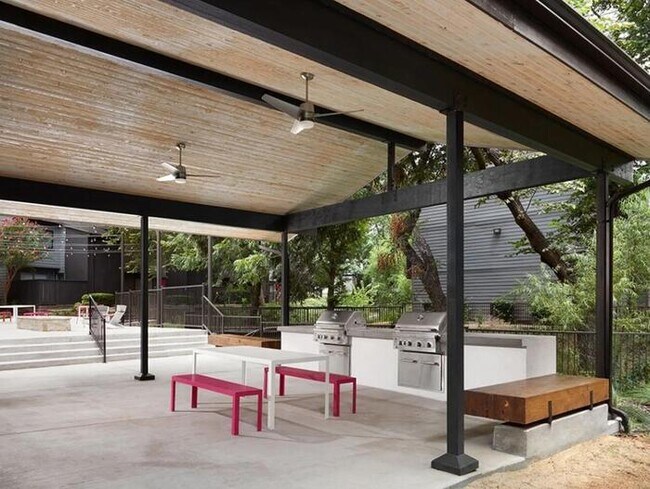 Building Photo - 8303 Skillman St