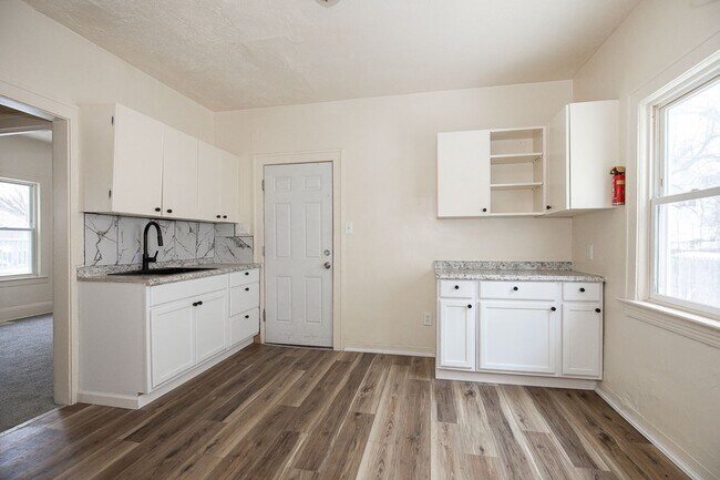 Foto del edificio - 3331 E 140th St