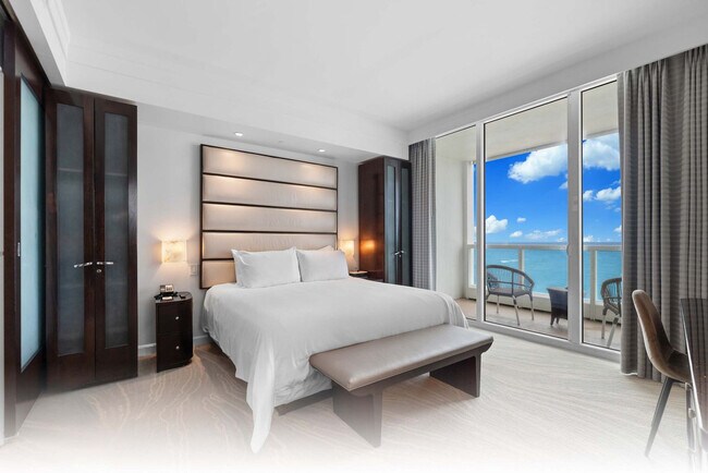 Building Photo - 4391 Collins Ave