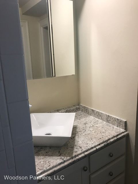 Foto del edificio - Robert Browning Apartments - 304 4809 Roanoke