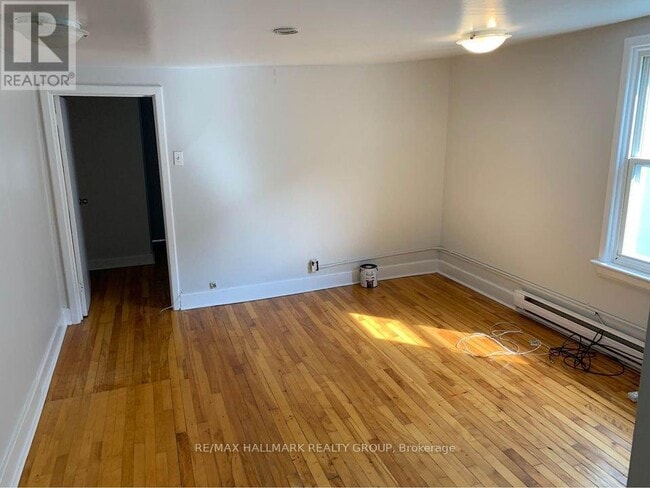 Building Photo - 64 Cobourg St