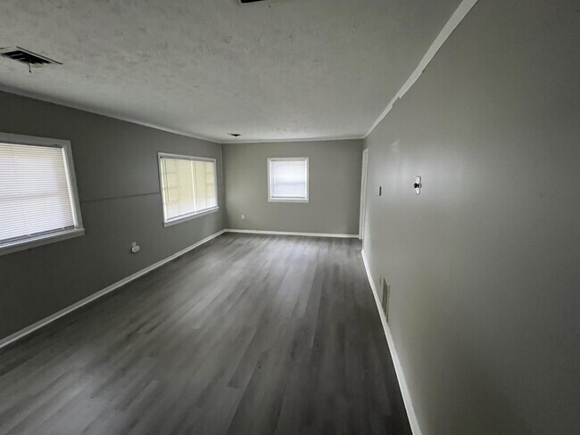 Foto del edificio - 136 N Ogden Ave