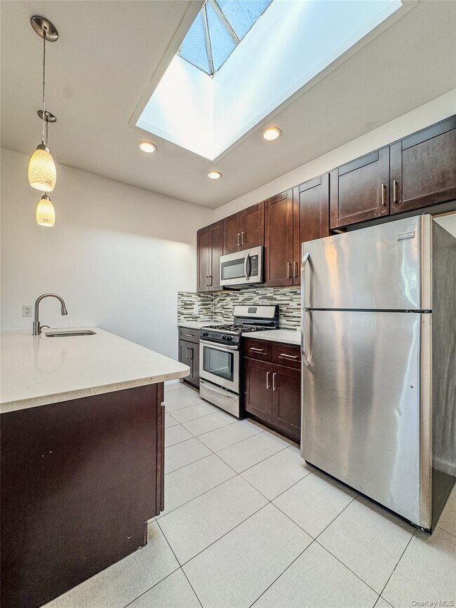 Foto del edificio - 209-211-211 Main St