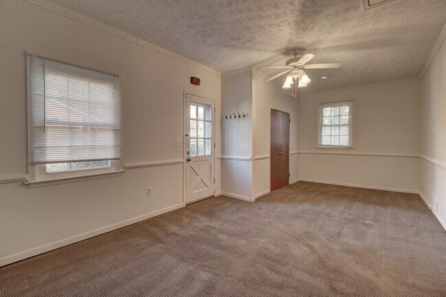 Foto del edificio - 1291 Todiway Ct