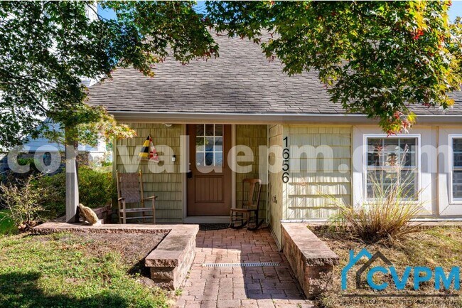 Foto del edificio - 1656 Cornfield Rd