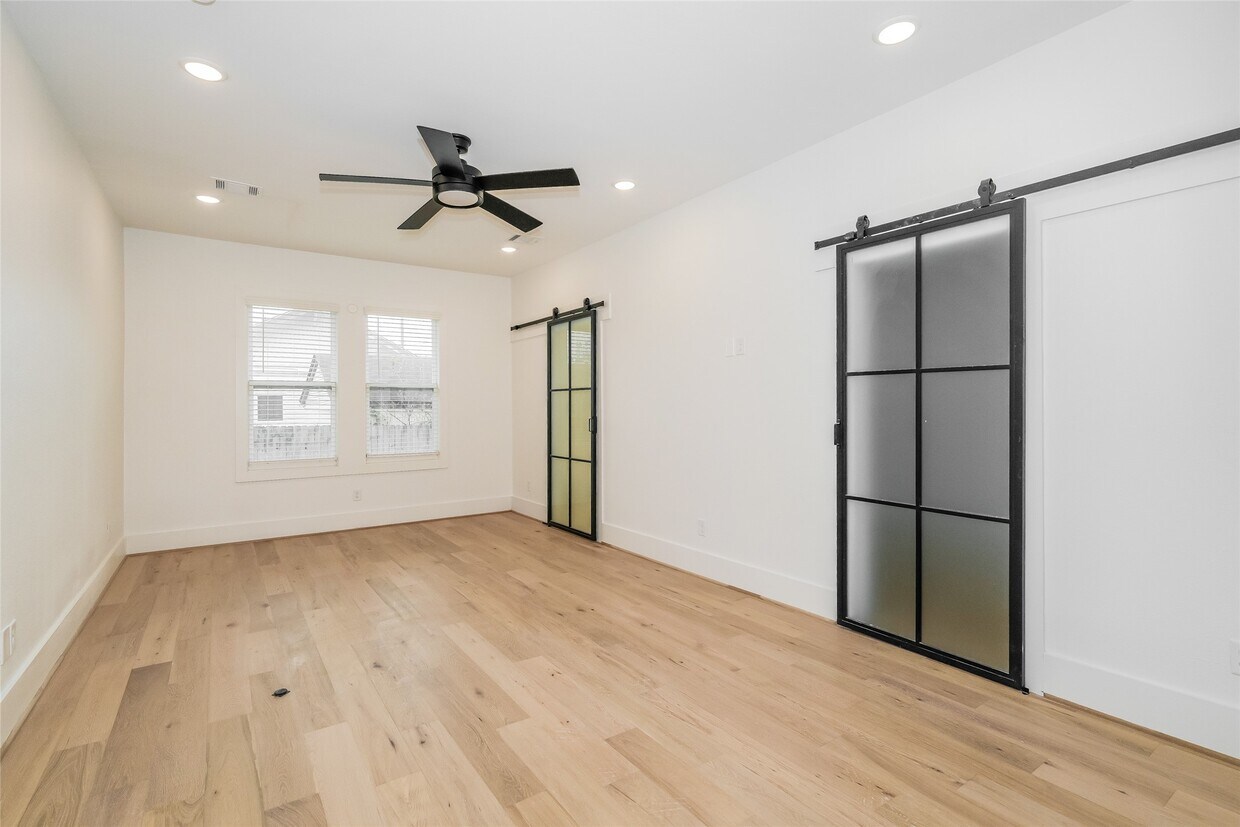 Building Photo - 231 Grace St