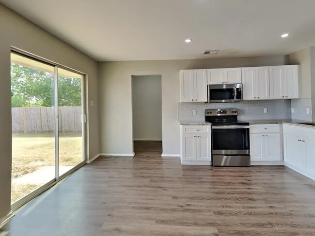 Foto del edificio - 1733 Vineridge Ln