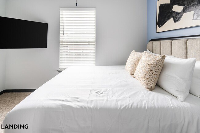 Building Photo - 8511 Myslak Wy