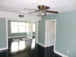 Interior - 905 E 28th St