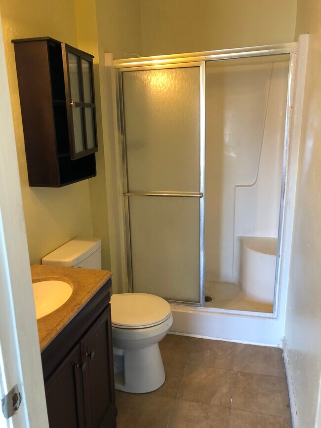 Foto del edificio - 5417 Grand Lake Cres