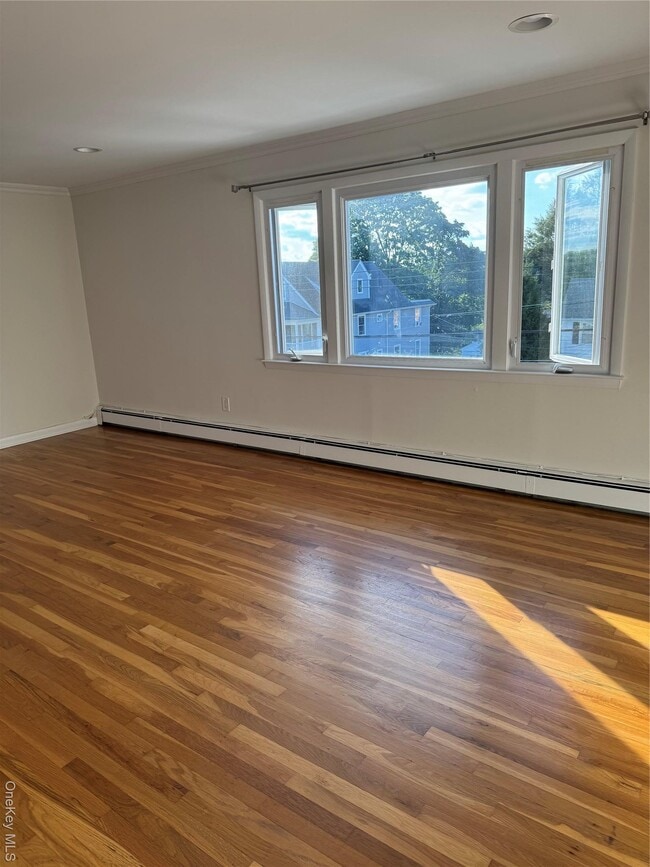 Foto del edificio - 222 Gainsborg Ave E