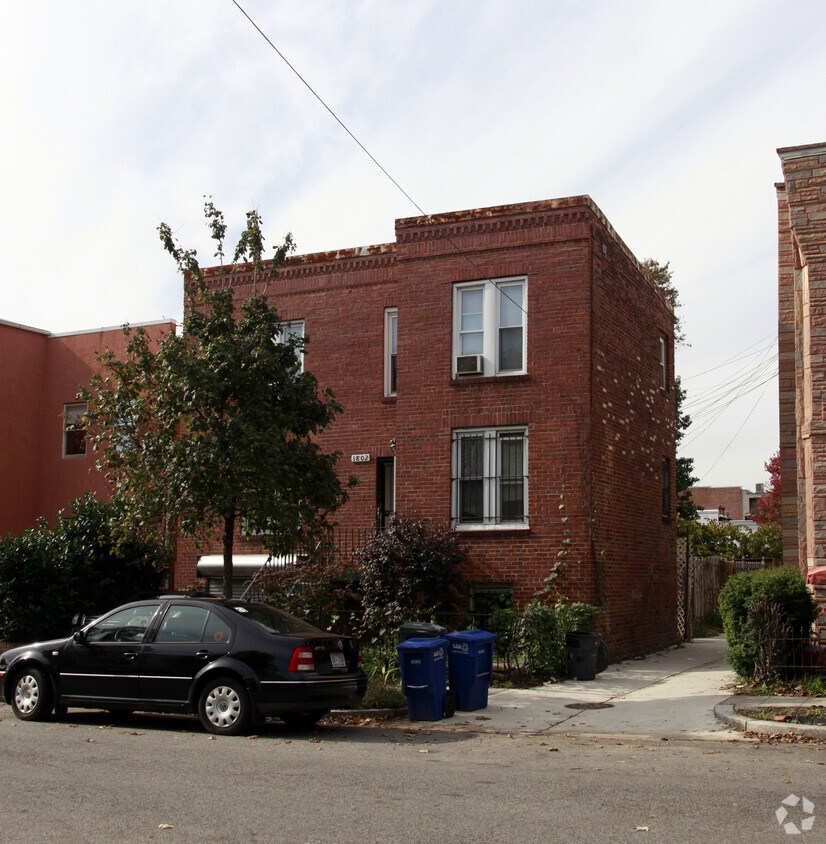 Primary Photo - 1802 10th St NW