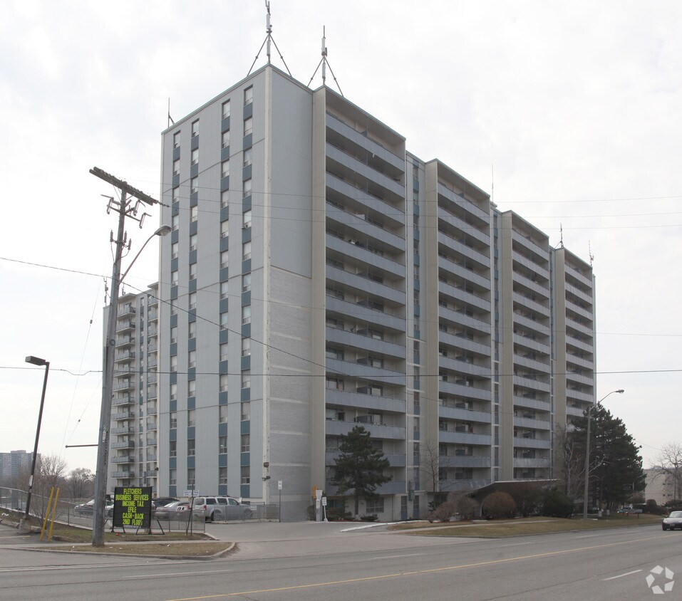 Lawrence Park Apartments 1577 Lawrence Ave W Toronto, ON