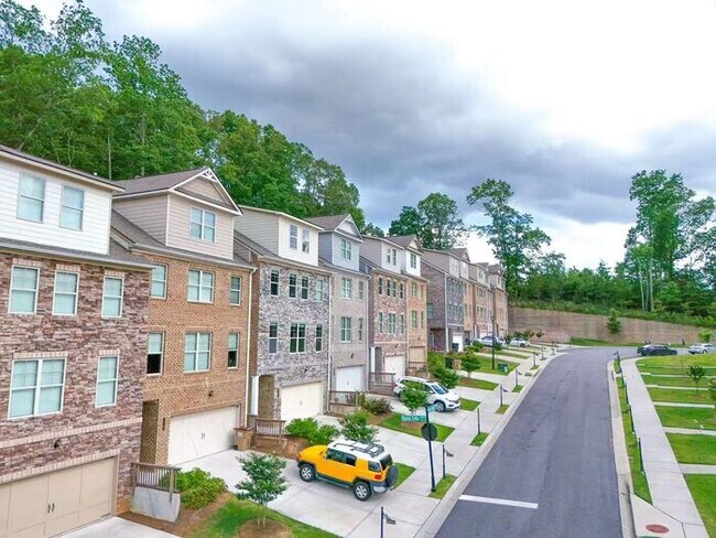 Foto del edificio - 6065 Arbor Knoll Pl