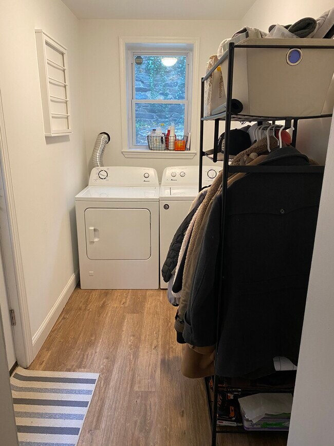Laundry Room - 3731 Midvale Ave