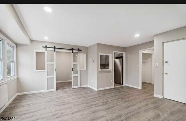 Foto del edificio - 188 N Park St