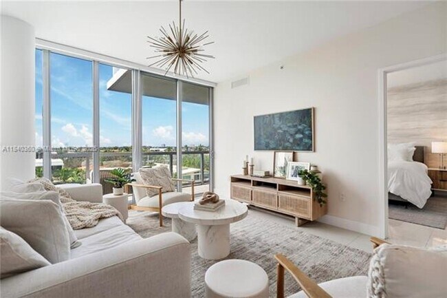 Foto del edificio - 9940 W Bay Harbor Dr